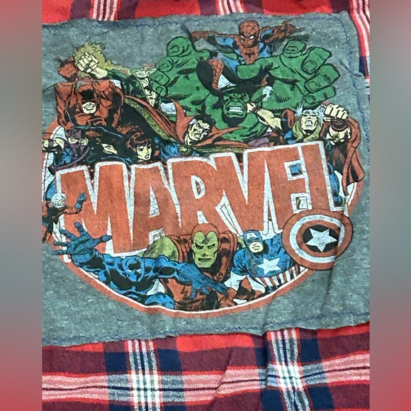 NWT UpCycled Graphic Flannel Marvel Themed graphic flannel size Large - Picture 4 of 9